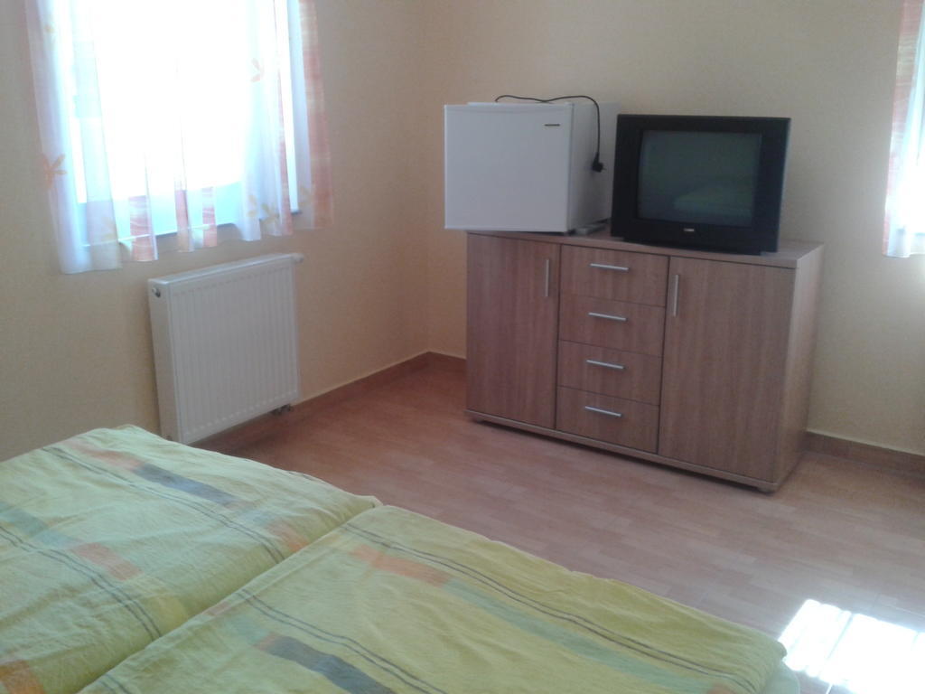 Határmenti Vendégház Zsira Quarto foto